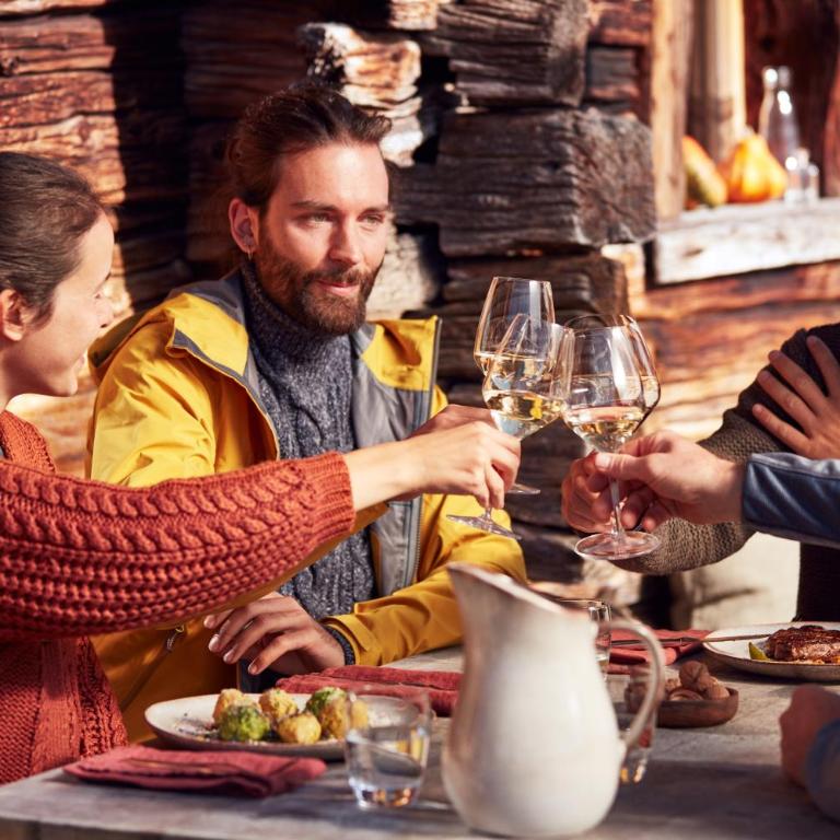 Goldener Herbst in Meran - "Apartment Piave" - ideal für Paare, Frühstück am Balkon, 10 Min ins Zentrum, private Garage, Aufzug - Südtirol Guest Pass inklusive - Apartamento de 1 dormitorio - 50