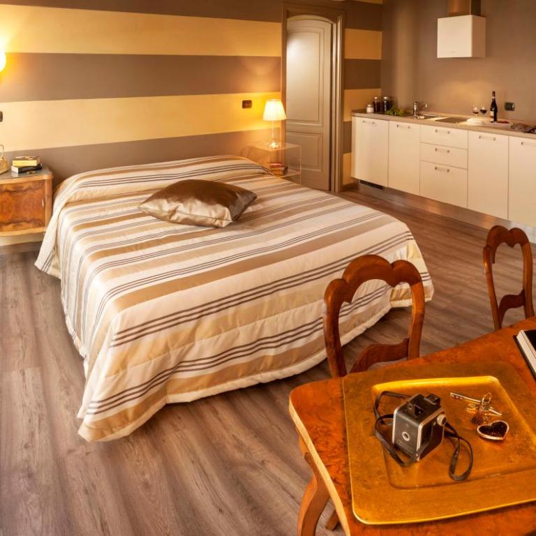 Cavour Luxury Suites - Appartamento con 2 Camere da Letto - 2
