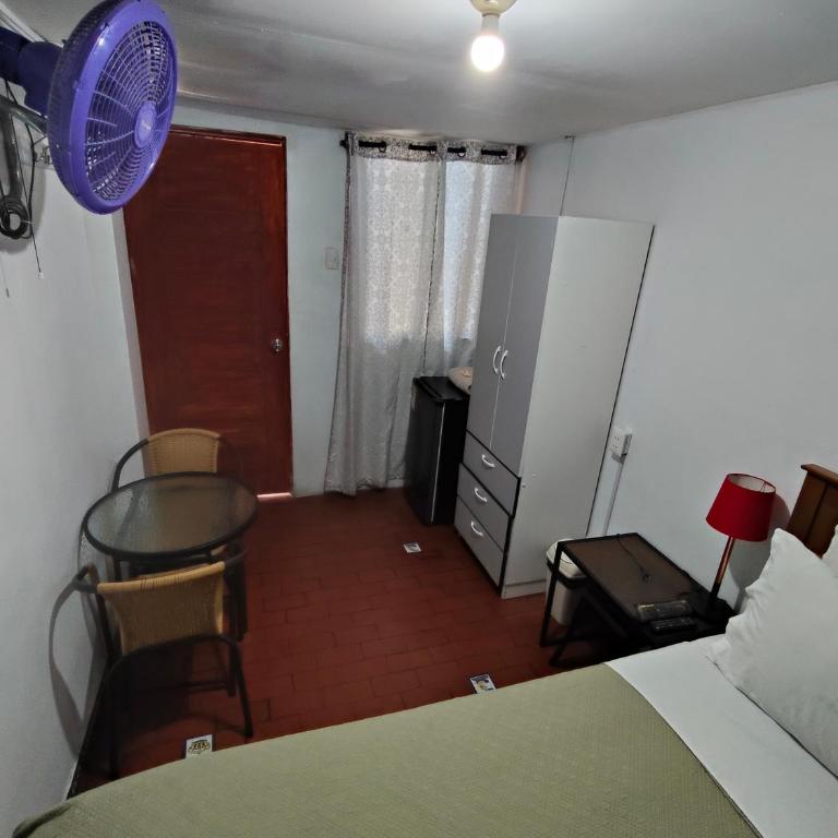 Casita Libertad Chorrillos - Queen Room with Shared Bathroom - 3