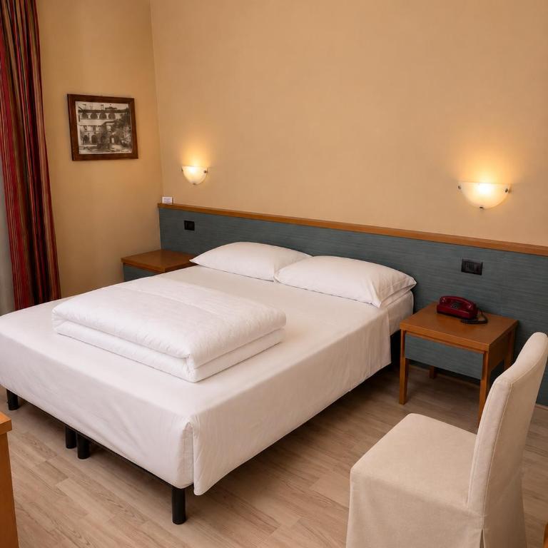 Hotel Roma - Ampia Camera Matrimoniale - 2