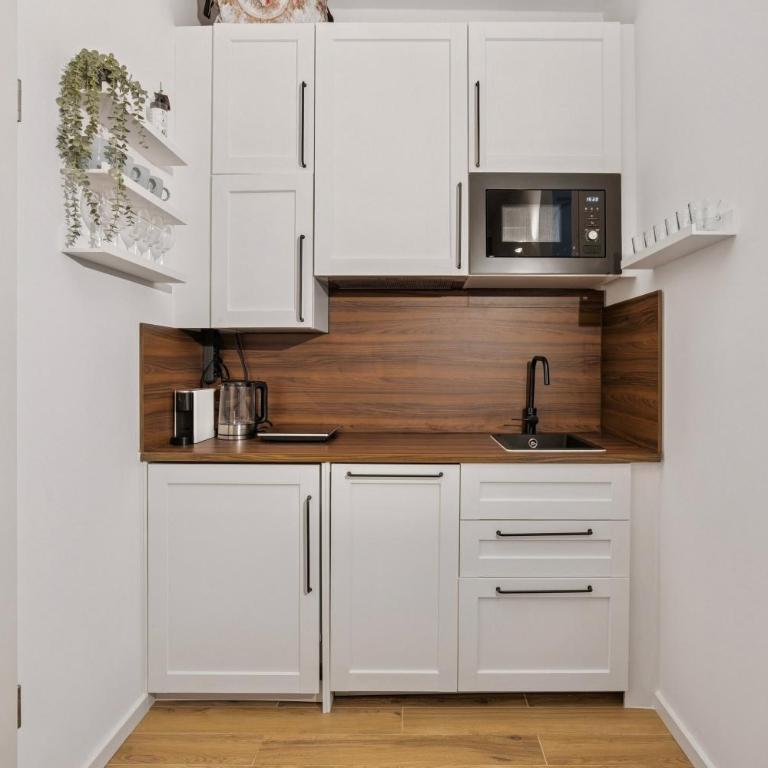 3 Bedroom Apartment-5 Beds Workspace and Smart TV in Every Bedroom near Messe München Fast WiFi Ideal for Business Travellers - Apartment mit 3 Schlafzimmern - 14