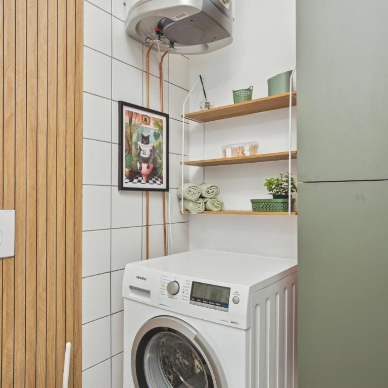 3 Bedroom Apartment-5 Beds Workspace and Smart TV in Every Bedroom near Messe München Fast WiFi Ideal for Business Travellers - Apartment mit 3 Schlafzimmern - 13