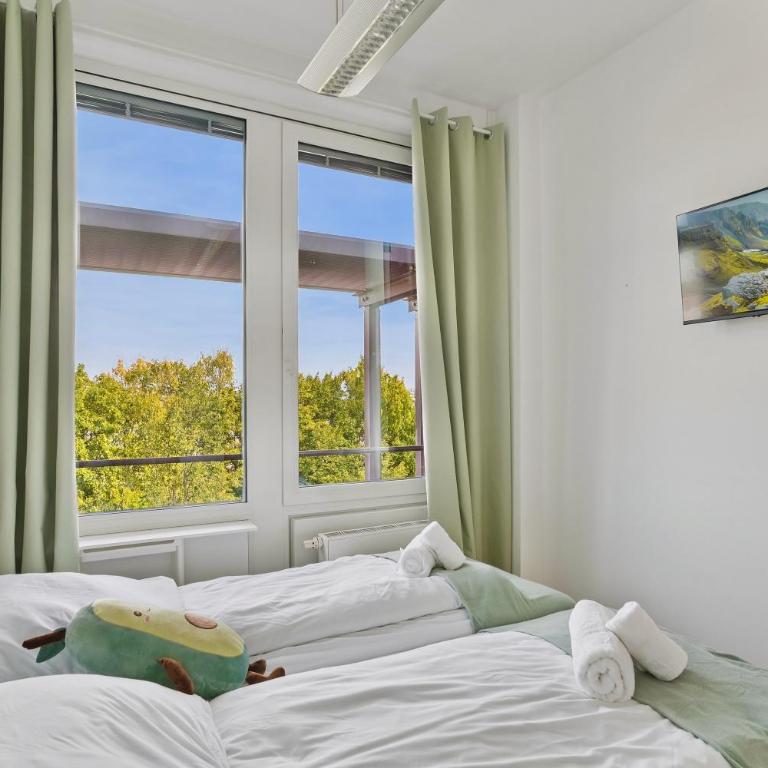 3 Bedroom Apartment-5 Beds Workspace and Smart TV in Every Bedroom near Messe München Fast WiFi Ideal for Business Travellers - Apartment mit 3 Schlafzimmern - 10