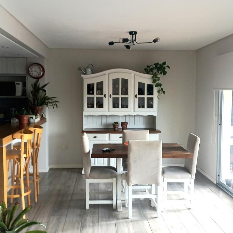 Apartamento zona La Perla a metros de la playa con balcon terraza y parrilla - Apartamento de 2 dormitorios - 18
