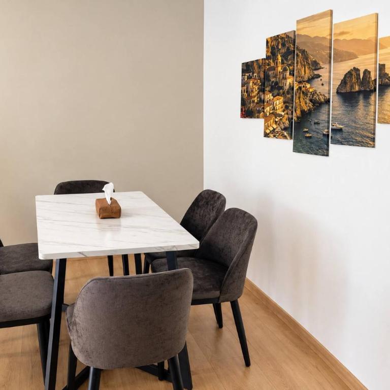 Bright 2BR, 2 Baths & Balcony near Piramide Metro - Appartamento - 7