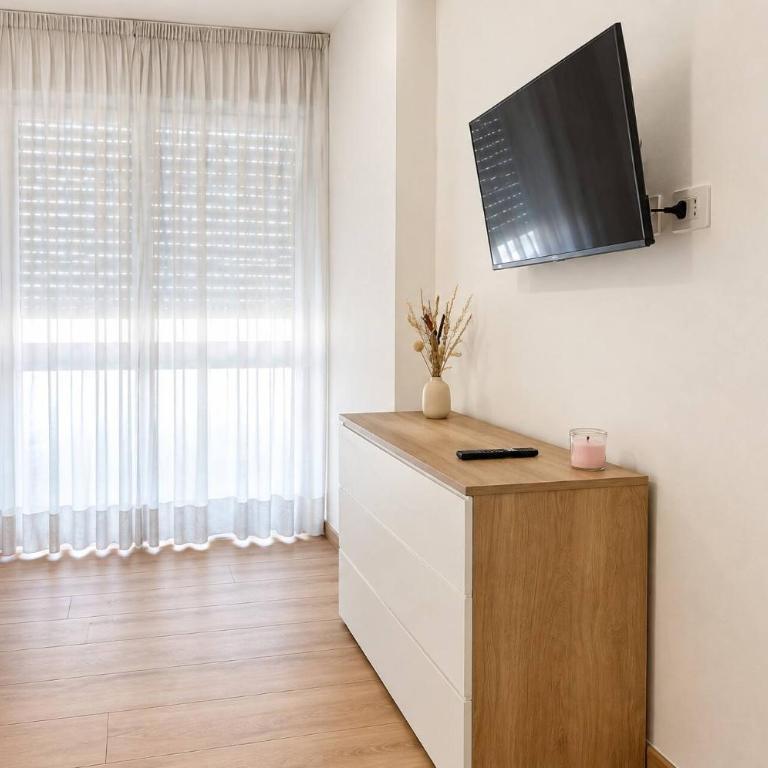 Bright 2BR, 2 Baths & Balcony near Piramide Metro - Appartamento - 8