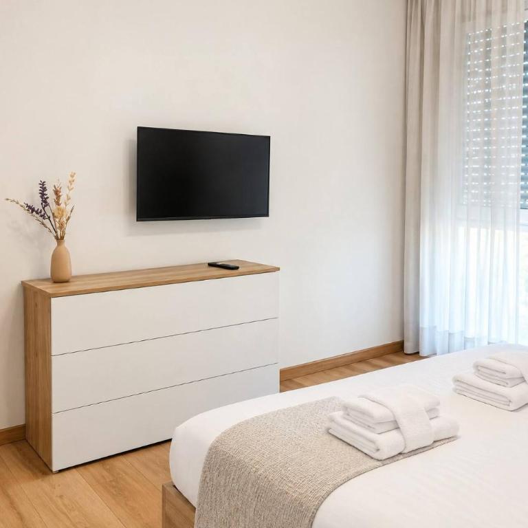 Bright 2BR, 2 Baths & Balcony near Piramide Metro - Appartamento - 17