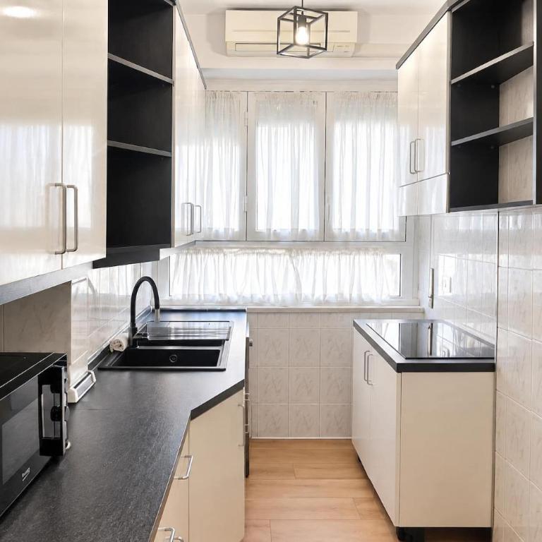 Bright 2BR, 2 Baths & Balcony near Piramide Metro - Appartamento - 23