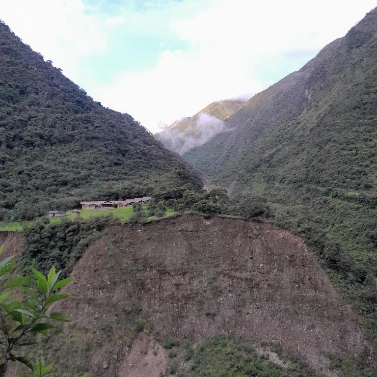 Llama Wasi Andean Cabins Chaullay - Twin Room with Shared Bathroom - 9