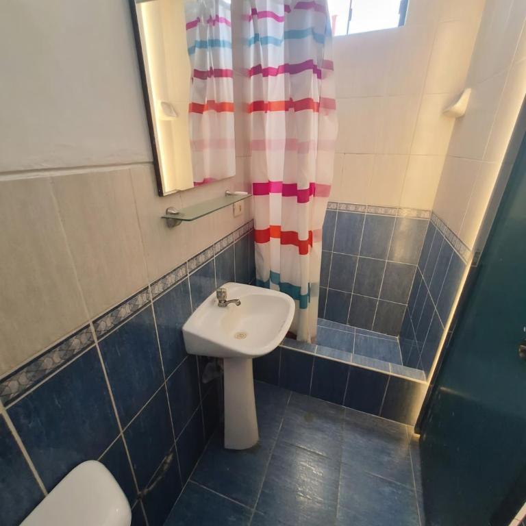 Casa Surf Naylamp Huanchaco - Twin Room with Private Bathroom - 2