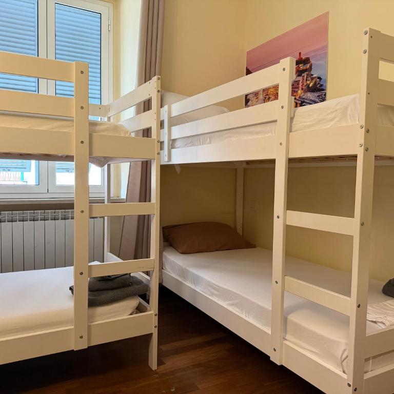 La Spezia Via Fazio Rooms - Family Room with Private Bathroom - 6