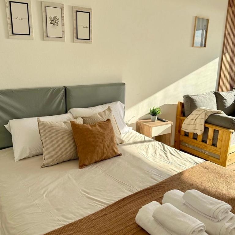 Studios Vista al Lago - One-Bedroom Apartment - 8