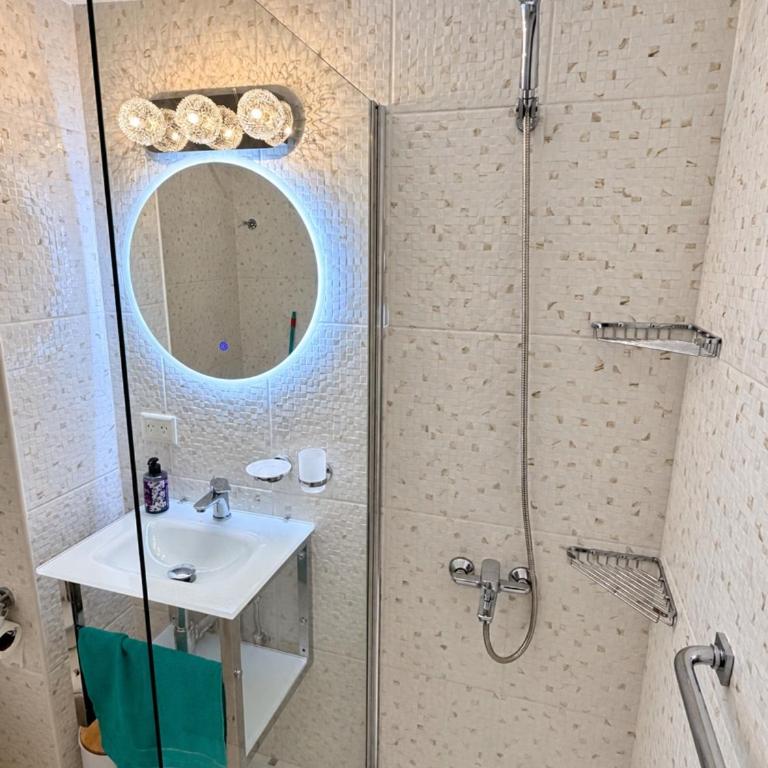 Studios Vista al Lago - One-Bedroom Apartment - 10