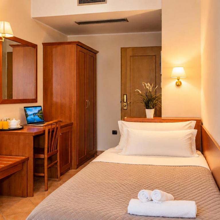 Jole Beach Hotel - Camera Matrimoniale con Bagno Privato - 1