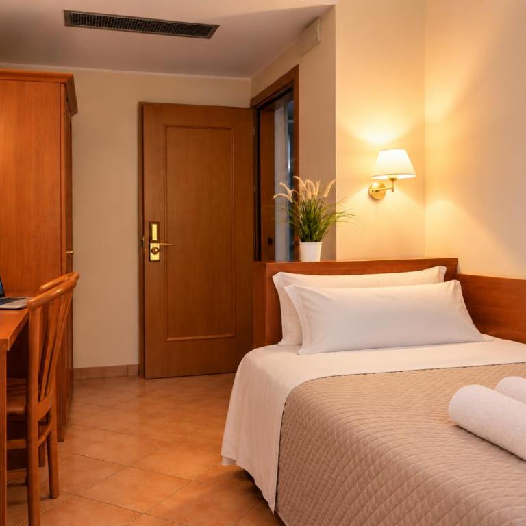 Jole Beach Hotel - Camera Matrimoniale con Bagno Privato - 2