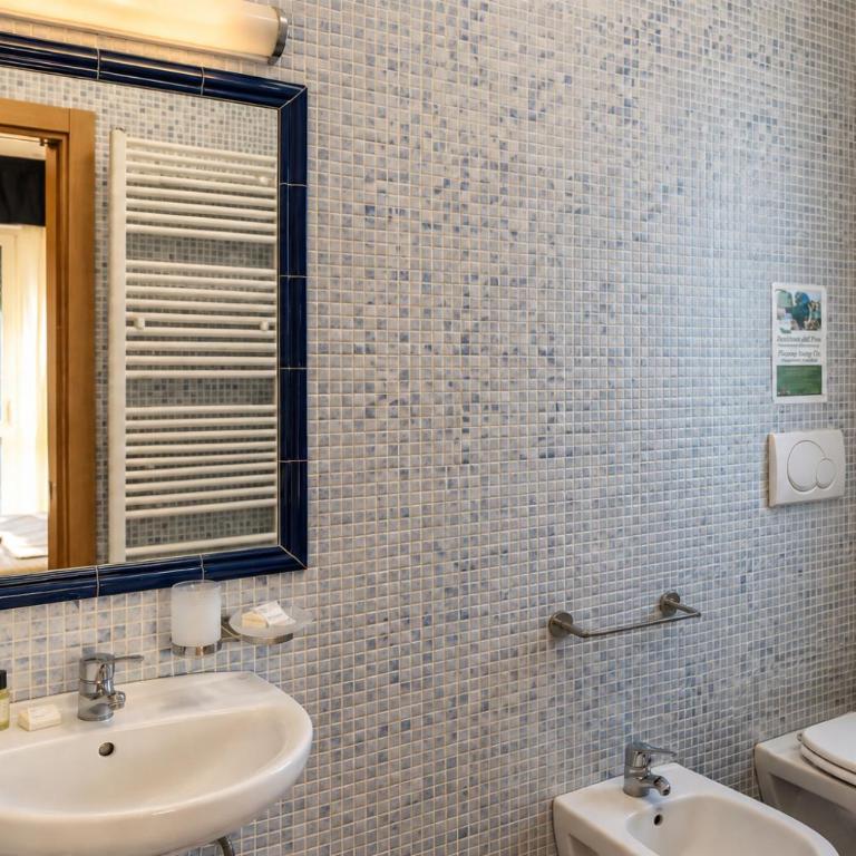Jole Beach Hotel - Camera Matrimoniale con Bagno Privato - 8