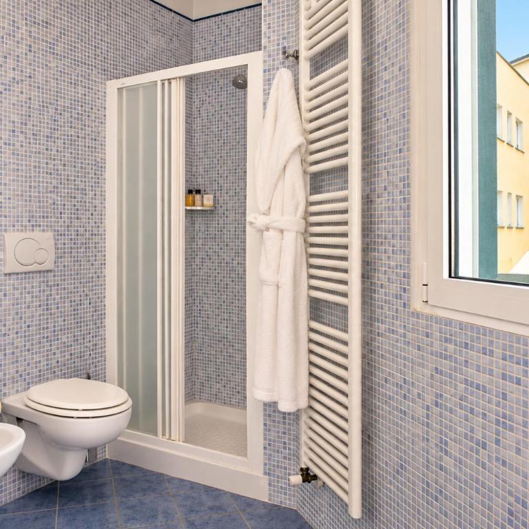 Jole Beach Hotel - Camera Matrimoniale con Bagno Privato - 9