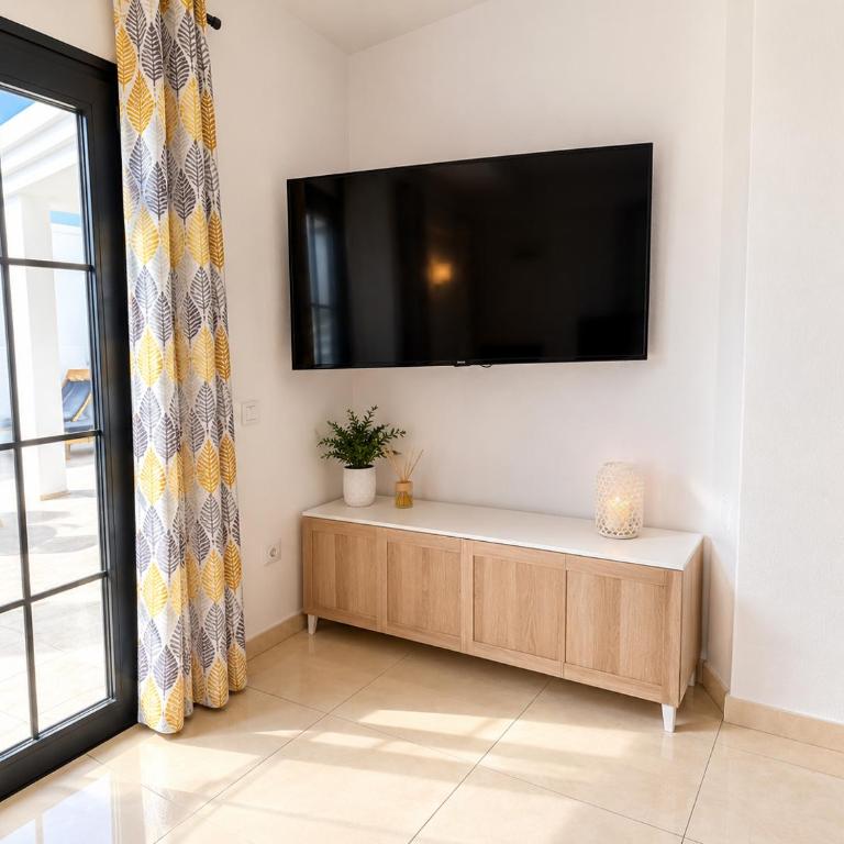 Villa Stefi - Three-Bedroom Villa - 10
