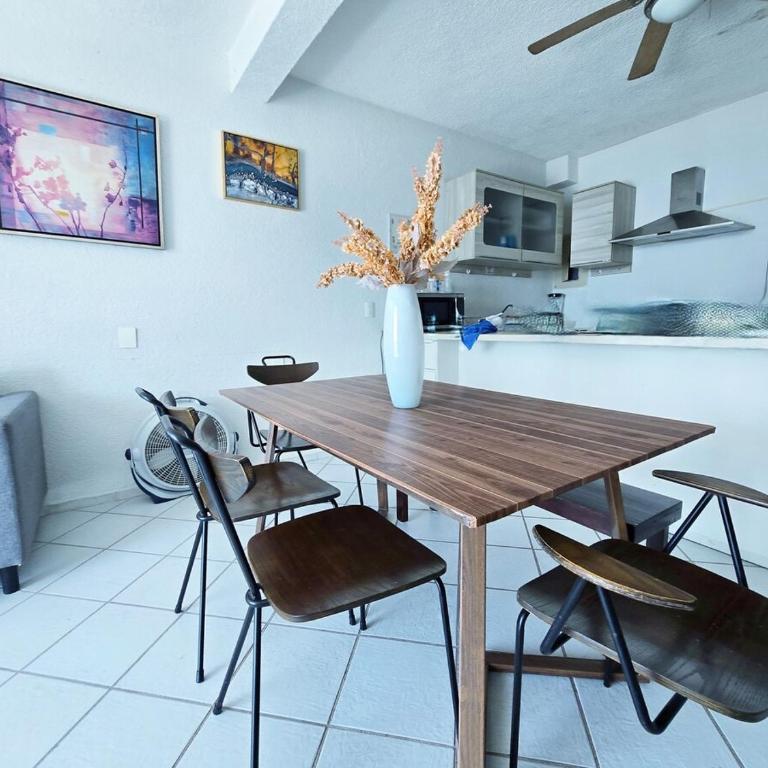 Beautiful apartment near the Coast - Two-Bedroom Apartment - 33