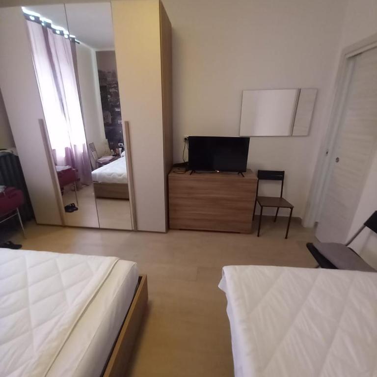 3 rooms station Central free parking - Three-Bedroom Premium Apartment with Balcony - 19
