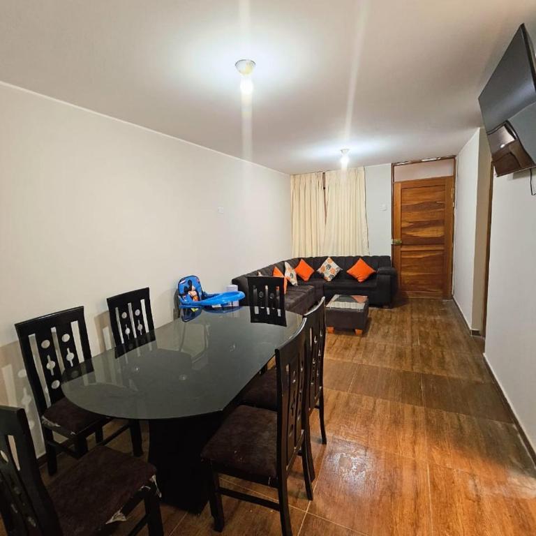 Spacious 2-story house with patio - Apartamento - 24