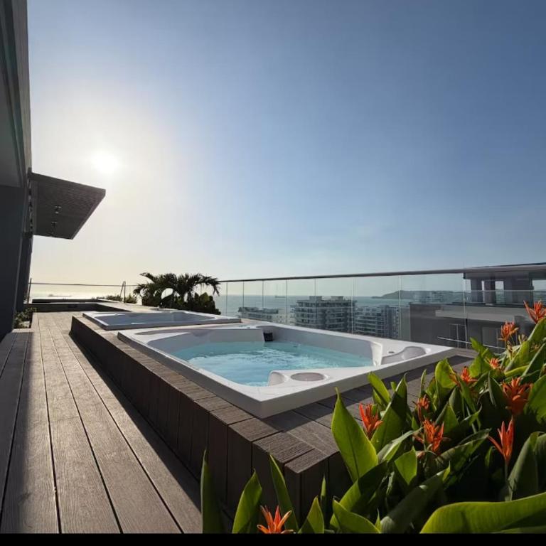 Terraz - One-Bedroom Apartment with Rooftop Spa Bath - 18
