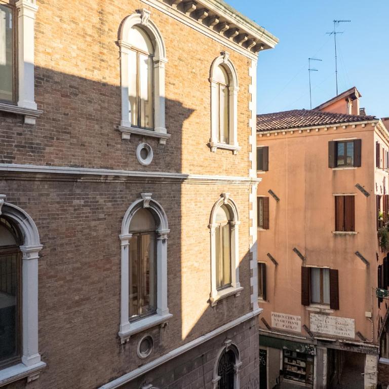 Ca' Cappellis - Luxury B&B and Exclusive Apartments - Junior Suite mit Kanalblick - 11