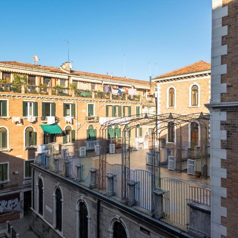 Ca' Cappellis - Luxury B&B and Exclusive Apartments - Junior Suite mit Kanalblick - 10