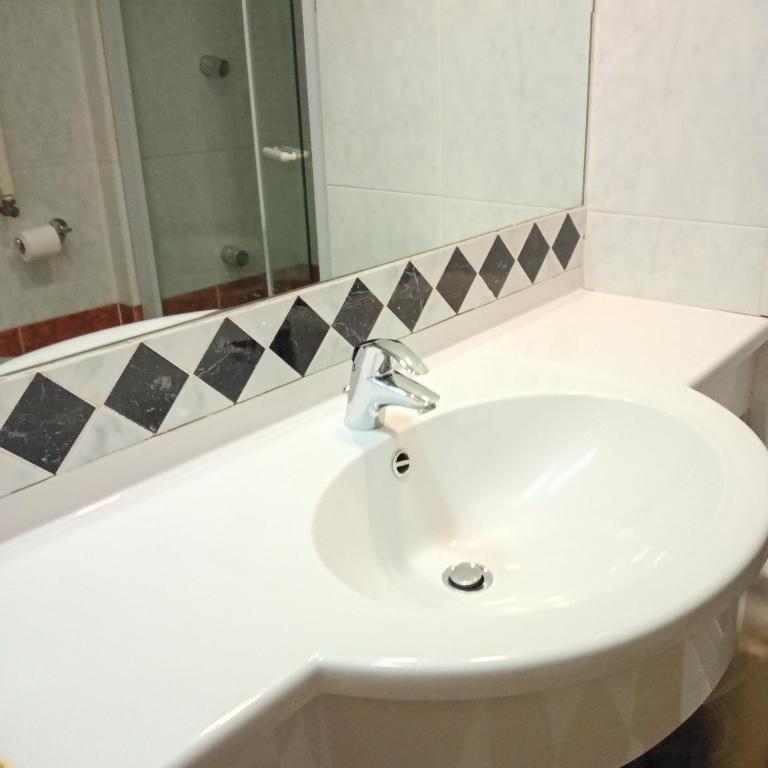 Hotel Amadeus - Camera Doppia con Letti Singoli - 8