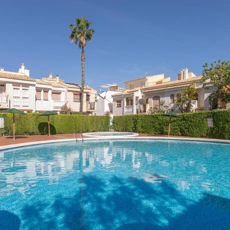 Playa, piscinas y jardines azul - Casa de 3 dormitorios - 30