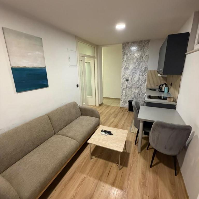 MoStar - One-Bedroom Apartment - 12