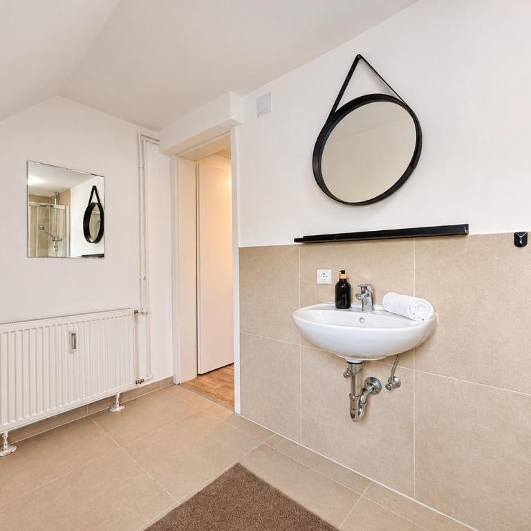 Casa Central Graz - Two-Bedroom Apartment - 4