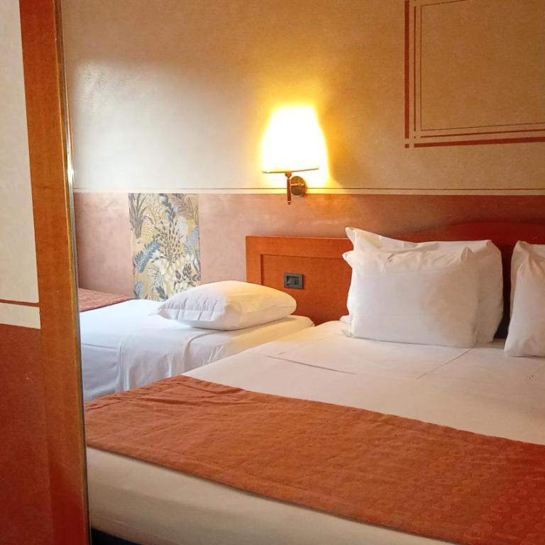 Hotel Amadeus - Camera Tripla - 6