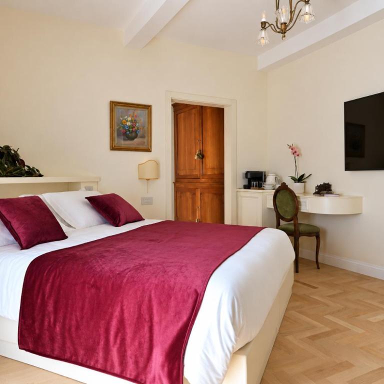 Private Tuscan Villa 17 Minutes from Florence City Centre ,Private Pool, 6 Suites & 7 Bathrooms - Villa - 30