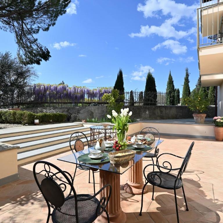 Private Tuscan Villa 17 Minutes from Florence City Centre ,Private Pool, 6 Suites & 7 Bathrooms - Villa - 59