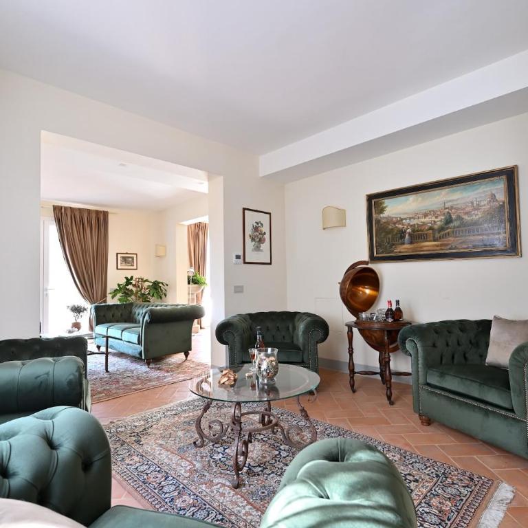 Private Tuscan Villa 17 Minutes from Florence City Centre ,Private Pool, 6 Suites & 7 Bathrooms - Villa - 3