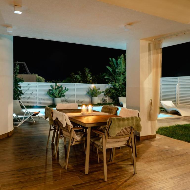 Villa Luce Luxury Accomodation - Three-Bedroom Villa - 18
