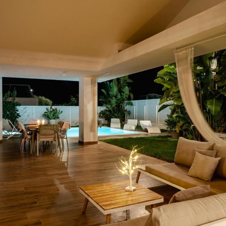 Villa Luce Luxury Accomodation - Three-Bedroom Villa - 42