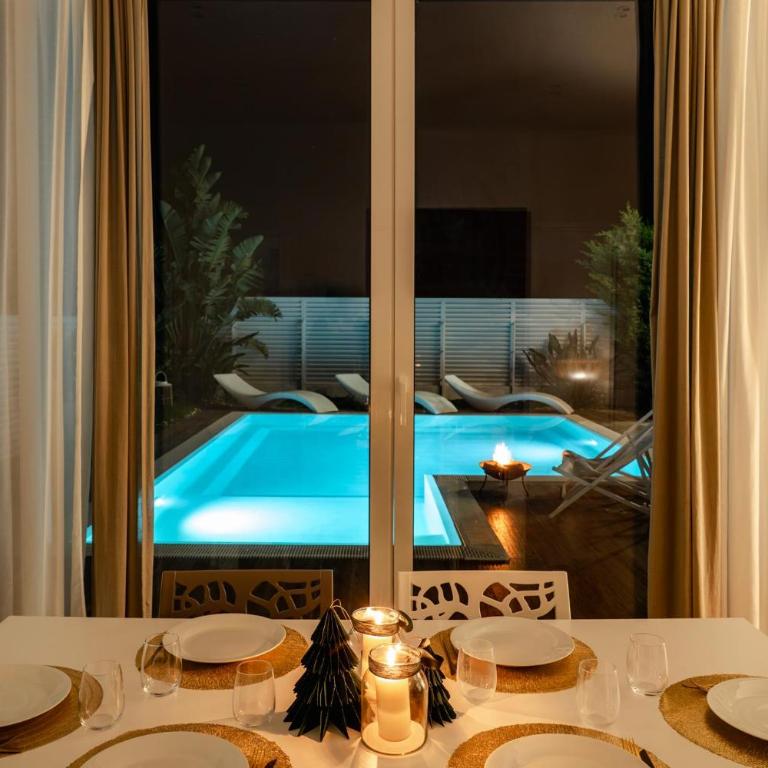 Villa Luce Luxury Accomodation - Three-Bedroom Villa - 24