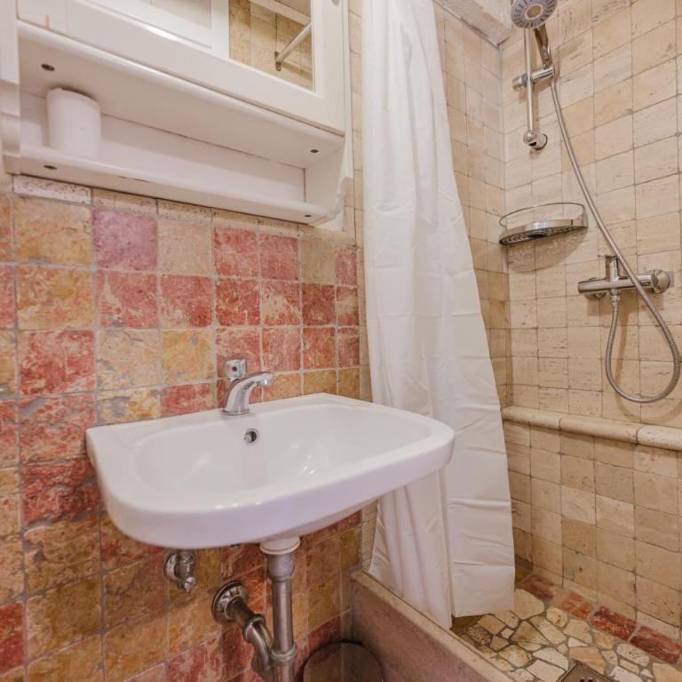 Balastro Design Rooms - Venice City Center - Superior Double Room - 12