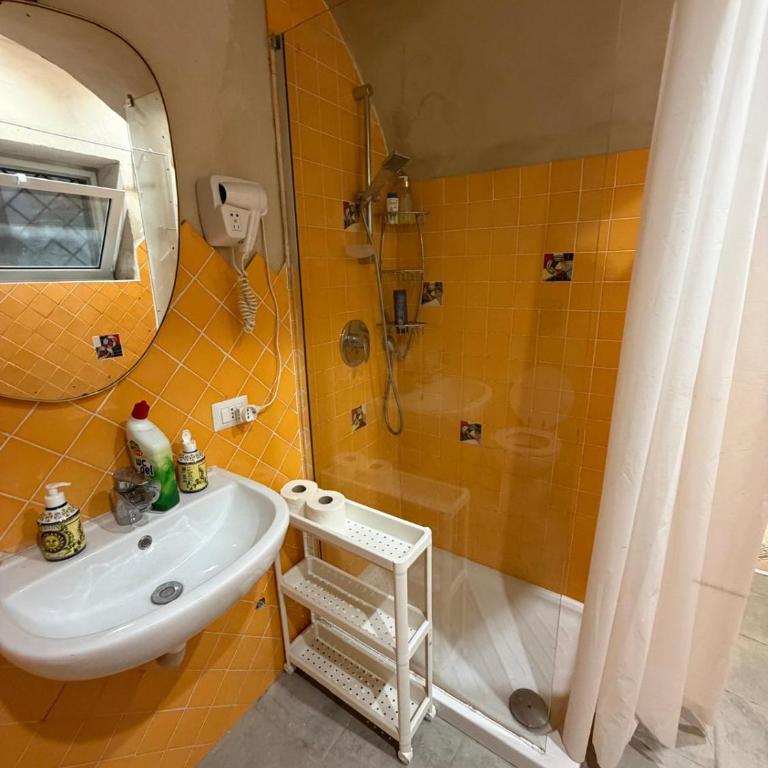Casa storica Patrizia Pavimento in vasoli antichi caratteristici Al centro - Appartamento con 1 Camera da Letto - 5