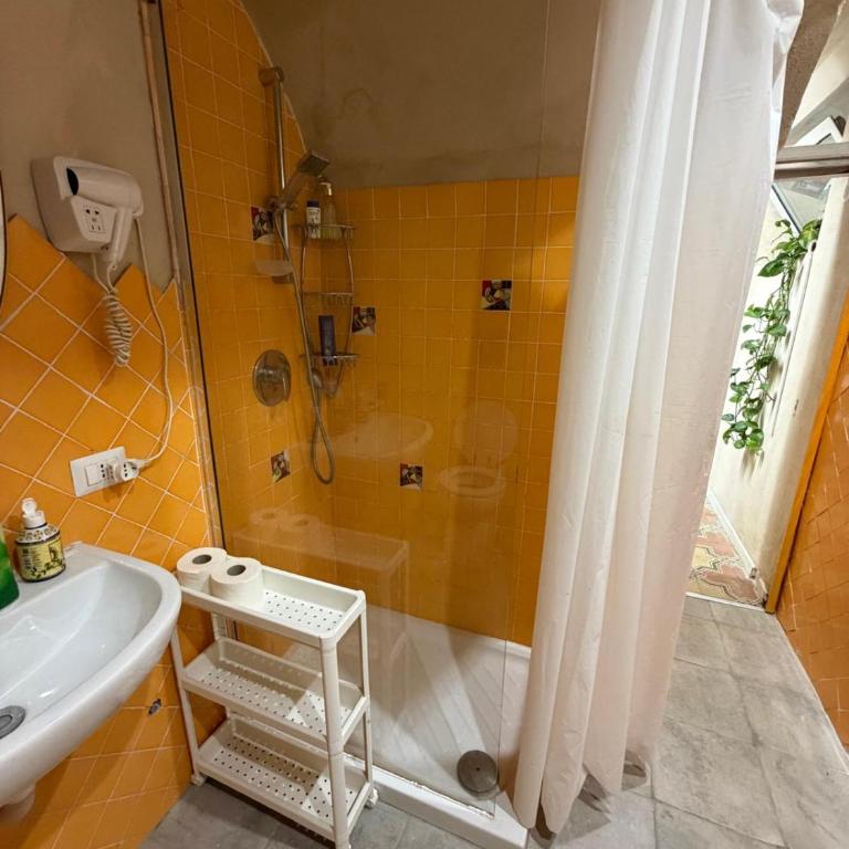 Casa storica Patrizia Pavimento in vasoli antichi caratteristici Al centro - Appartamento con 1 Camera da Letto - 25