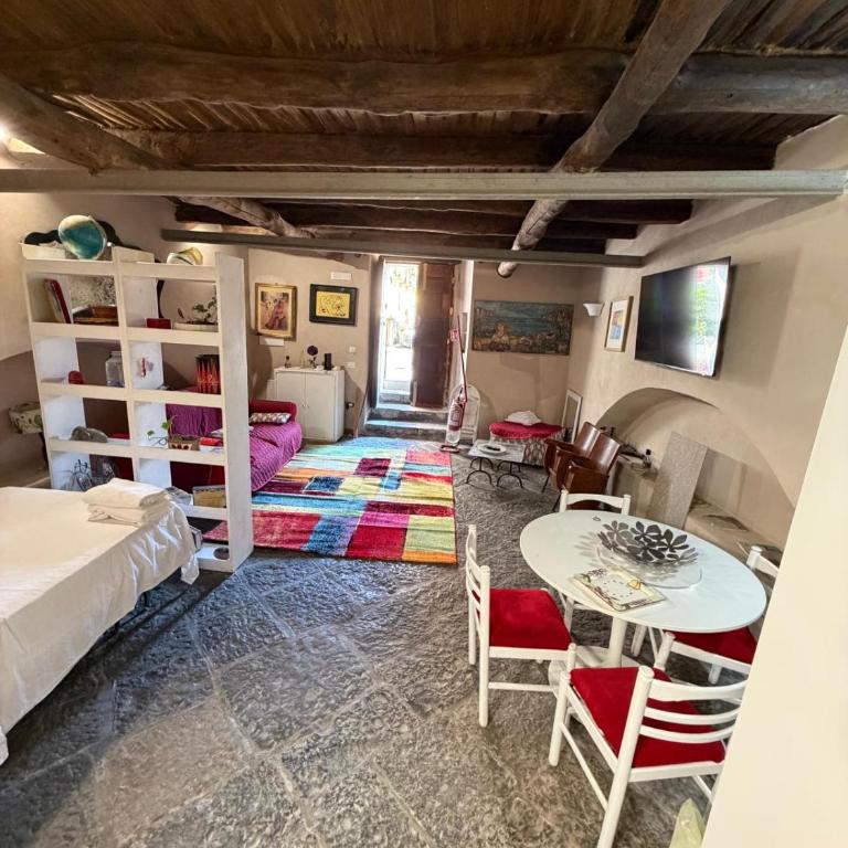 Casa storica Patrizia Pavimento in vasoli antichi caratteristici Al centro - Appartamento con 1 Camera da Letto - 35