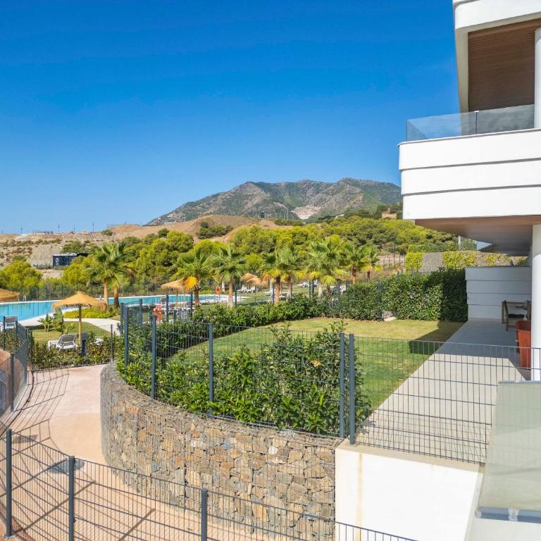 Palm Retreat, Wraparound Terrace Pool, Higuerón, Fuengirola - Apartment mit 3 Schlafzimmern - 4
