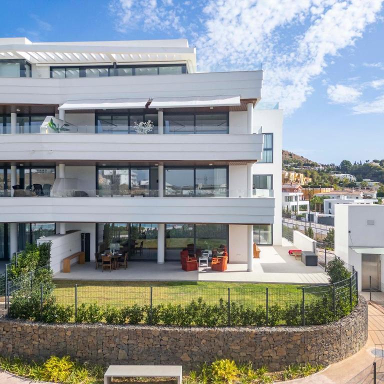 Palm Retreat, Wraparound Terrace Pool, Higuerón, Fuengirola - Apartment mit 3 Schlafzimmern - 5