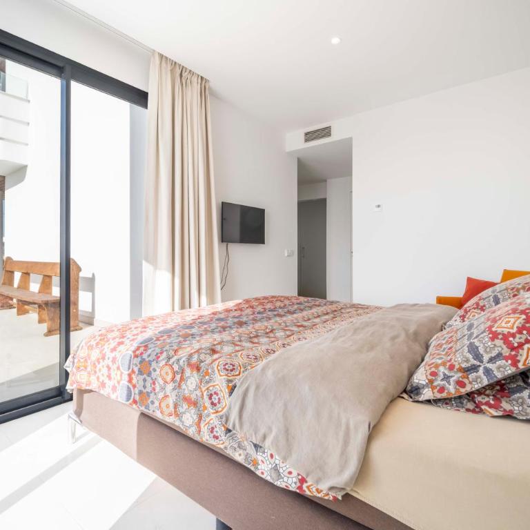 Palm Retreat, Wraparound Terrace Pool, Higuerón, Fuengirola - Apartment mit 3 Schlafzimmern - 7