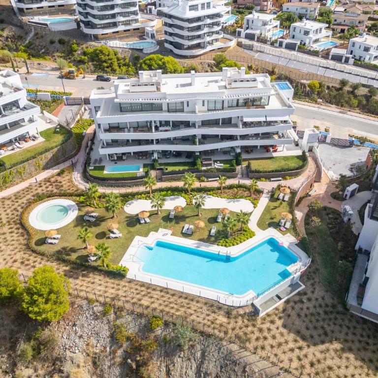 Palm Retreat, Wraparound Terrace Pool, Higuerón, Fuengirola - Apartment mit 3 Schlafzimmern - 9