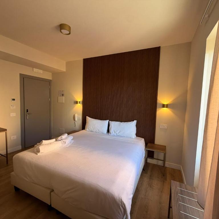 Hotel Europa - Camera Matrimoniale/Doppia con Letti Singoli - 6