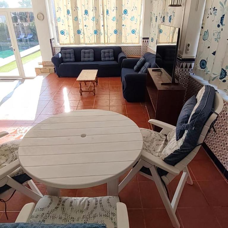 Roquetas de Mar Urbanisation villa with pool 3rd Line beach - Villa - 25