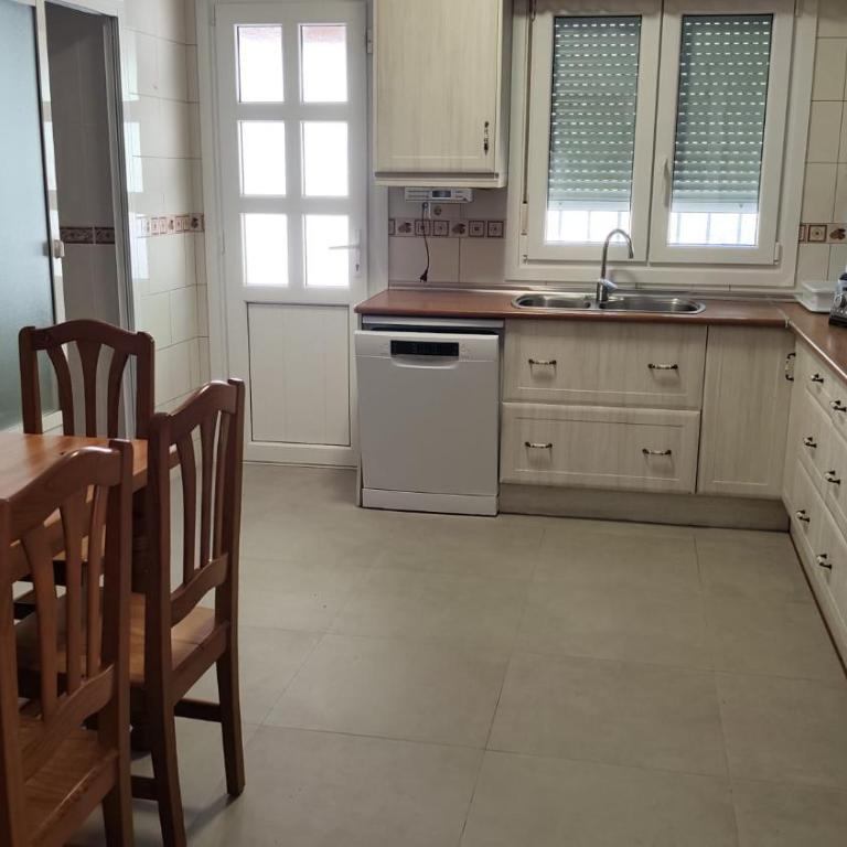 Roquetas de Mar Urbanisation villa with pool 3rd Line beach - Villa - 67